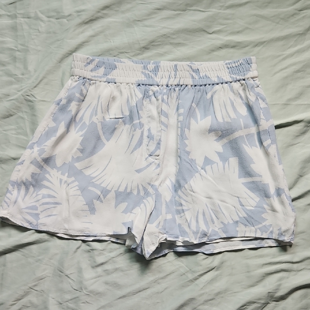 Aritzia Wilfred Free Zola Shorts, Size M